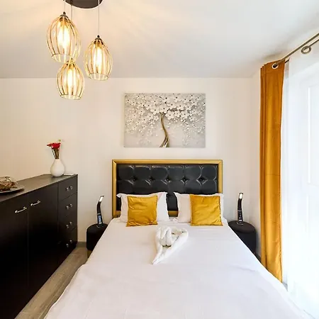 Color In Nord10 - Pool & Playground *