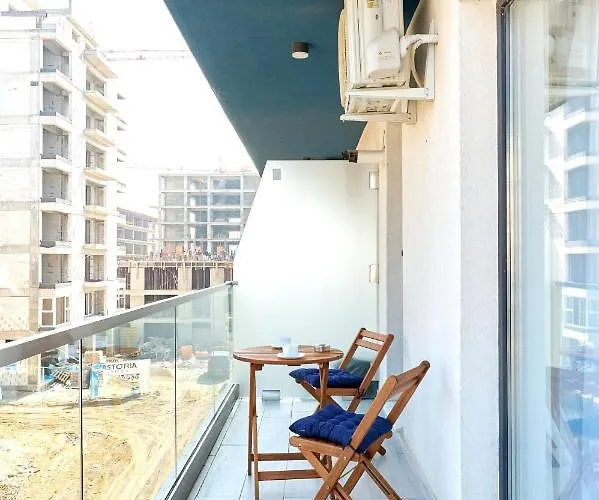 Color In Nord10 - Pool & Playground Daire