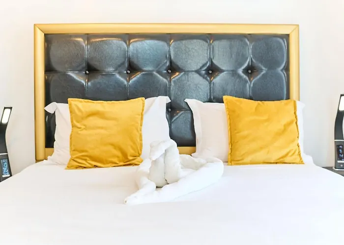 Color In Nord10 - Pool & Playground