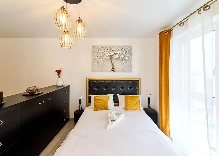 Color In Nord10 - Pool & Playground *