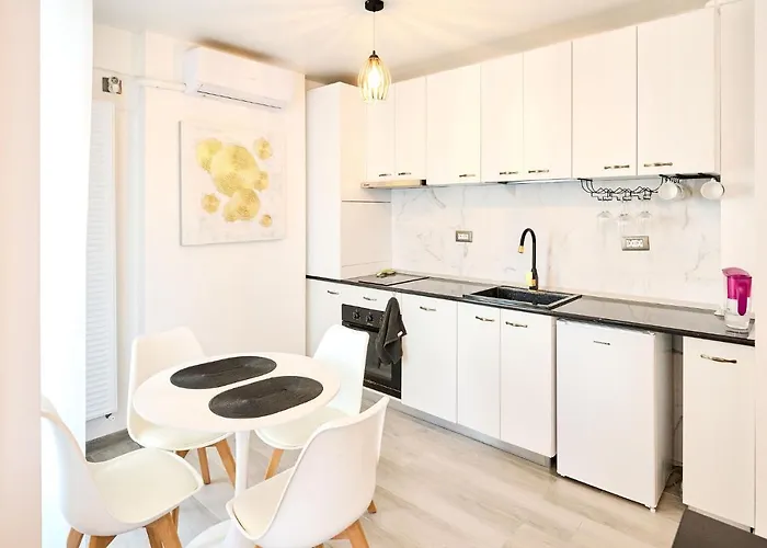 Color In Nord10 - Pool & Playground Mamaia