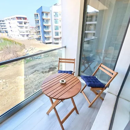 Color In Nord10 - Pool & Playground Apartament Mamaia