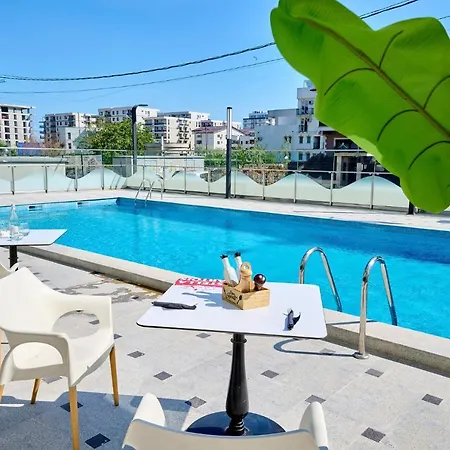 Color In Nord10 - Pool & Playground *