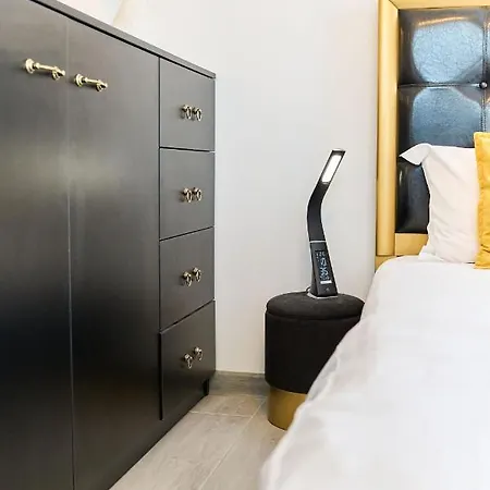 Color In Nord10 - Pool & Playground * Mamaia