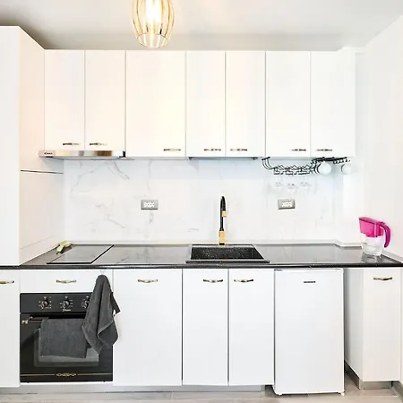 Color In Nord10 - Pool & Playground *